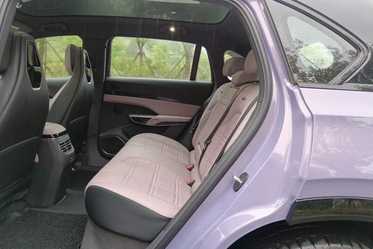 Used Hongqi Tiangong 08 2025 680 Ultra Four-Wheel-Drive Version Interior 4