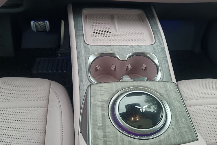 Used Hongqi Tiangong 08 2025 680 Ultra Four-Wheel-Drive Version Interior 5