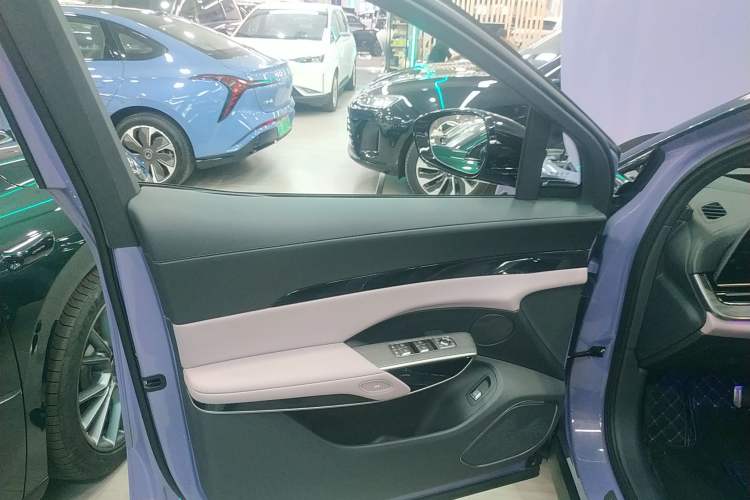 Used Hongqi Tiangong 08 2025 680 Ultra Four-Wheel-Drive Version Left Front Door Interior