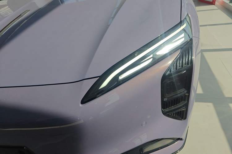 Used Hongqi Tiangong 08 2025 680 All-Wheel Drive Smart Selection Edition Left Front Headlight