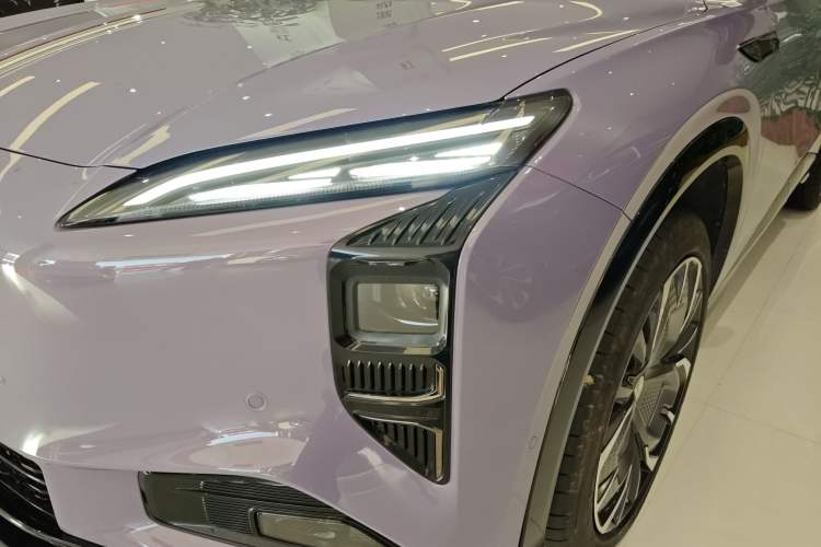 Used Hongqi Tiangong 08 2025 680 Ultra Four-Wheel-Drive Version Left Front Headlight