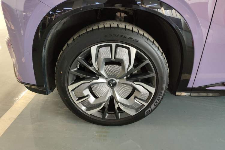 Used Hongqi Tiangong 08 2025 680 Ultra Four-Wheel-Drive Version Left Front Wheel Hub