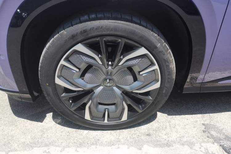 Used Hongqi Tiangong 08 2025 680 Ultra Four-Wheel-Drive Version Left Front Wheel Hub