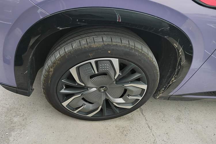 Used Hongqi Tiangong 08 2025 680 Ultra Four-Wheel-Drive Version Left Front Wheel Hub