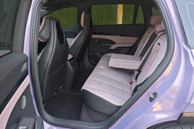 Used Hongqi Tiangong 08 2025 680 Ultra Four-Wheel-Drive Version Left Rear Seat