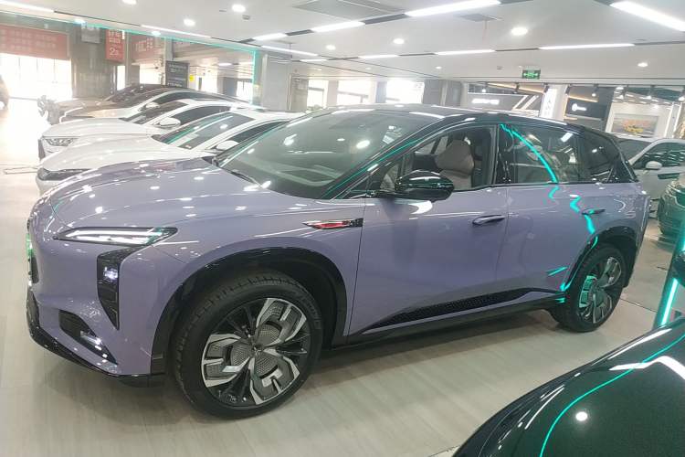 Used Hongqi Tiangong 08 2025 680 Ultra Four-Wheel-Drive Version Left Side