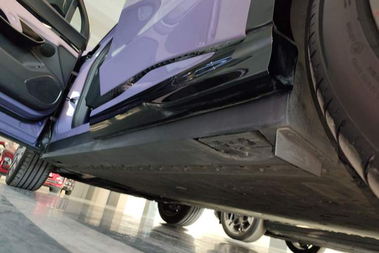 Used Hongqi Tiangong 08 2025 680 Ultra Four-Wheel-Drive Version Left Side Sill