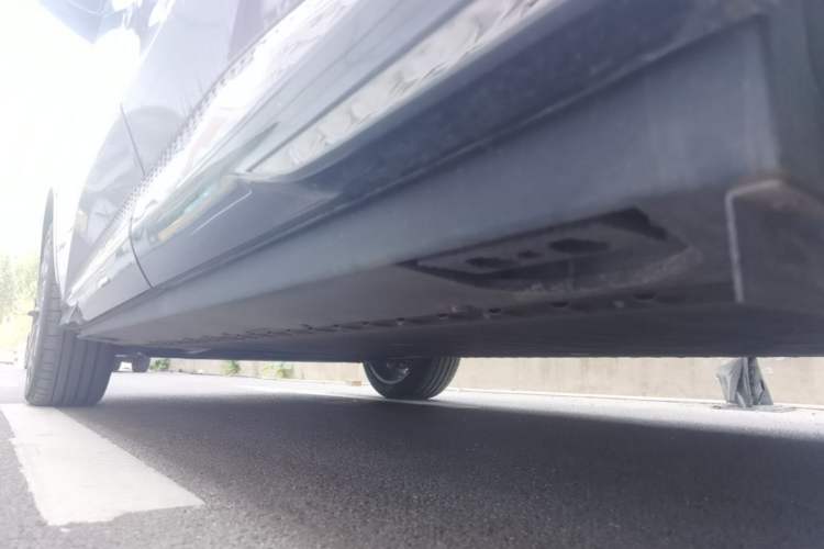 Used Hongqi Tiangong 08 2025 680 Ultra Four-Wheel-Drive Version Left Side Sill
