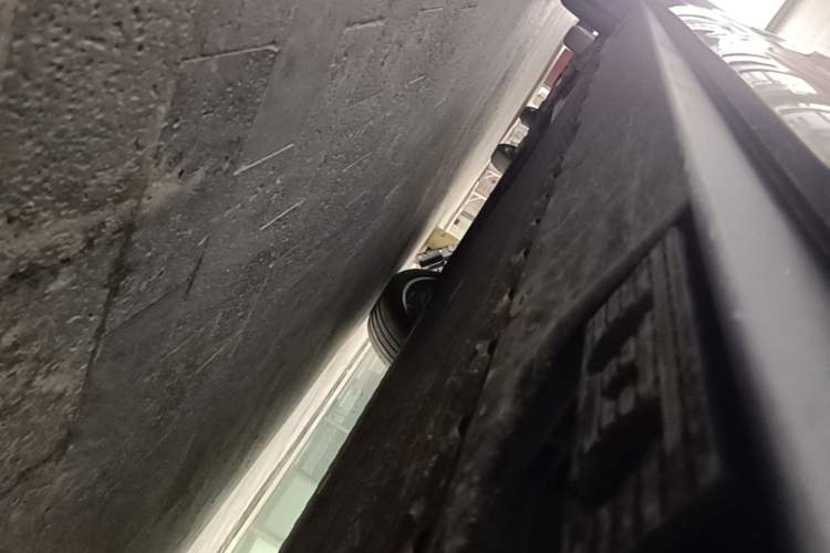 Used Hongqi Tiangong 08 2025 680 Ultra Four-Wheel-Drive Version Left Side Sill