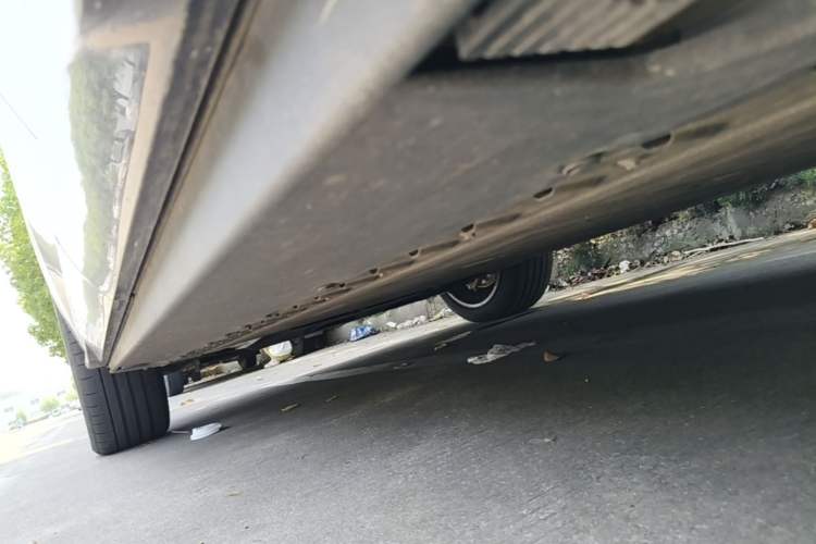 Used Hongqi Tiangong 08 2025 730 Max Rear-Drive Version Left Side Sill