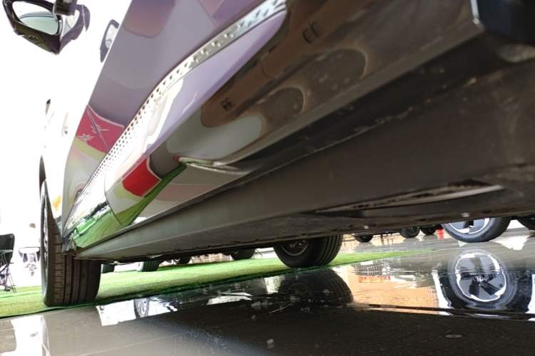 Used Hongqi Tiangong 08 2025 730 Max Rear-Drive Version Left Side Sill