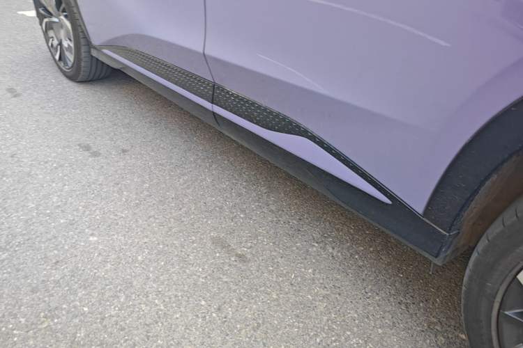 Used Hongqi Tiangong 08 2025 680 Ultra Four-Wheel-Drive Version Left Side Sill