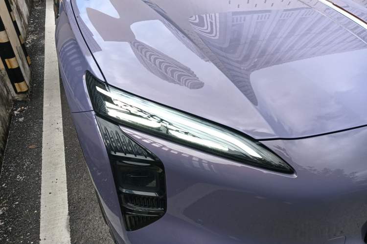 Used Hongqi Tiangong 08 2025 680 Ultra Four-Wheel-Drive Version Right Front Headlight