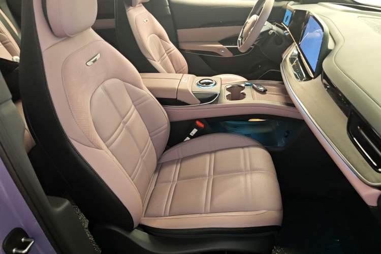 Used Hongqi Tiangong 08 2025 680 Ultra Four-Wheel-Drive Version Right Front Seat