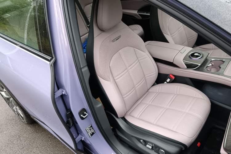 Used Hongqi Tiangong 08 2025 680 Ultra Four-Wheel-Drive Version Right Front Seat