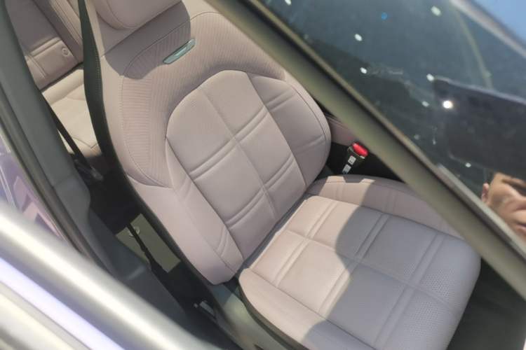 Used Hongqi Tiangong 08 2025 680 Ultra Four-Wheel-Drive Version Right Front Seat