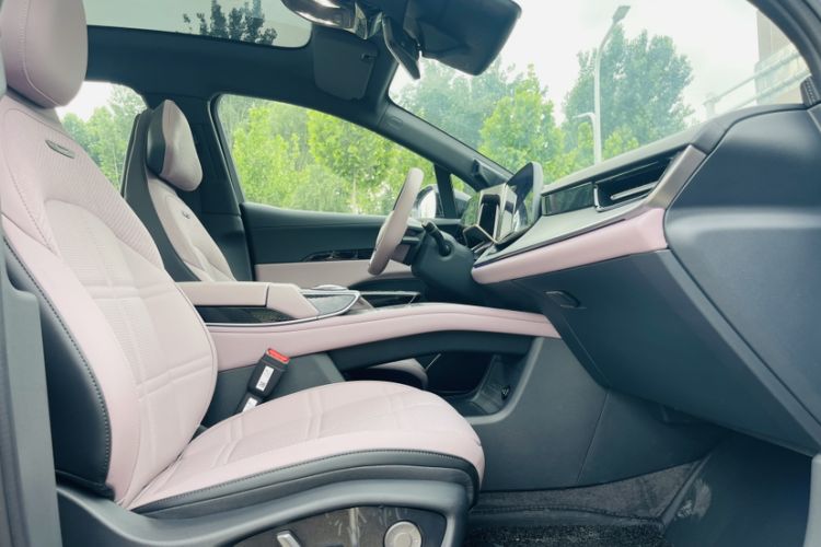 Used Hongqi Tiangong 08 2025 680 Ultra Four-Wheel-Drive Version Right Front Seat