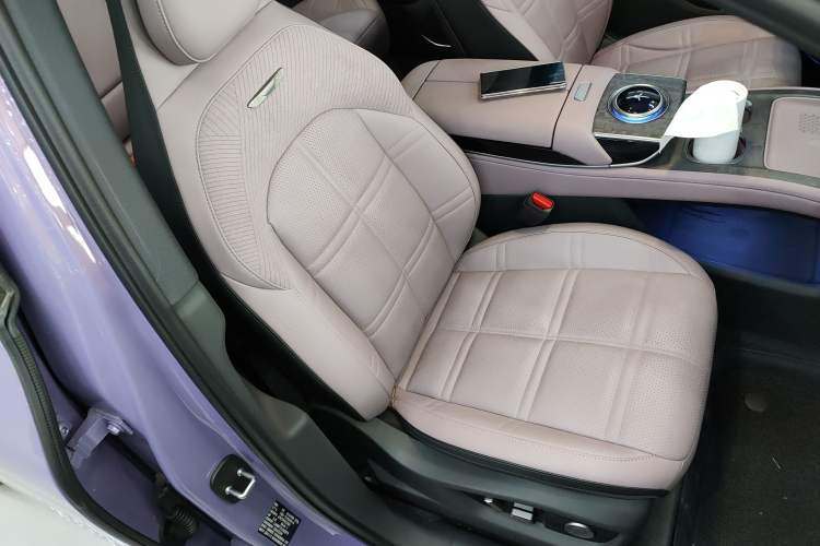 Used Hongqi Tiangong 08 2025 680 Ultra Four-Wheel-Drive Version Right Front Seat