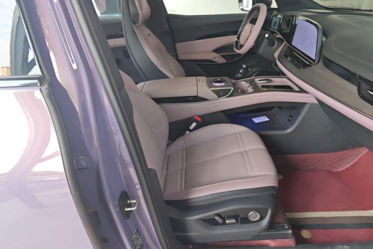 Used Hongqi Tiangong 08 2025 680 Ultra Four-Wheel-Drive Version Right Front Seat