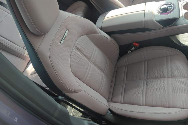 Used Hongqi Tiangong 08 2025 680 All-Wheel Drive Smart Selection Edition Right Front Seat