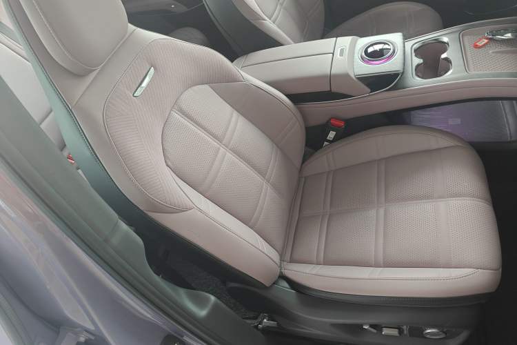Used Hongqi Tiangong 08 2025 680 All-Wheel Drive Smart Selection Edition Right Front Seat