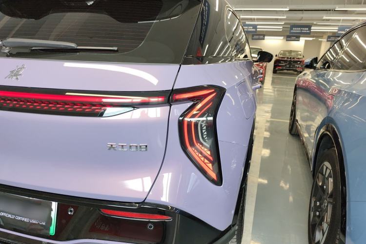 Used Hongqi Tiangong 08 2025 680 Ultra Four-Wheel-Drive Version Right Rear Taillight