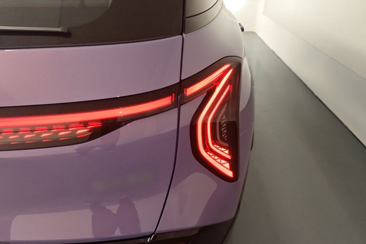 Used Hongqi Tiangong 08 2025 680 Ultra Four-Wheel-Drive Version Right Rear Taillight