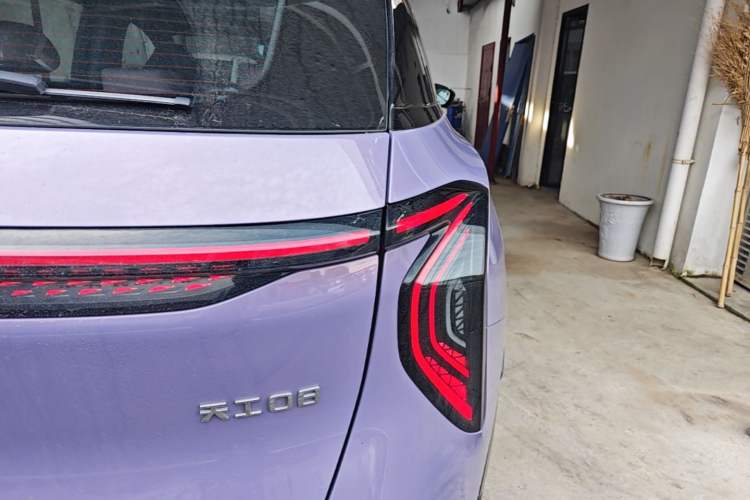 Used Hongqi Tiangong 08 2025 680 Ultra Four-Wheel-Drive Version Right Rear Taillight