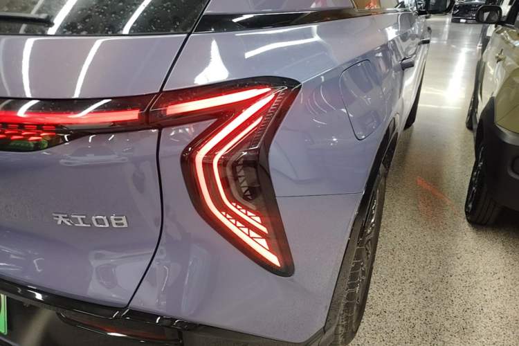 Used Hongqi Tiangong 08 2025 730 Smart Selection Edition Right Rear Taillight