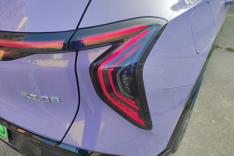 Used Hongqi Tiangong 08 2025 680 Ultra Four-Wheel-Drive Version Right Rear Taillight