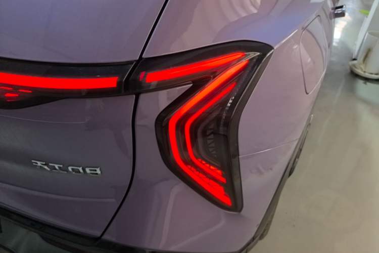 Used Hongqi Tiangong 08 2025 680 Ultra Four-Wheel-Drive Version Right Rear Taillight
