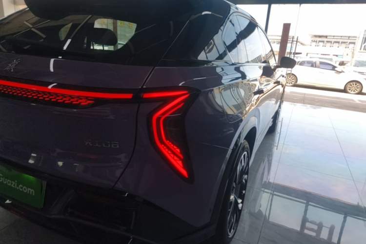 Used Hongqi Tiangong 08 2025 680 Ultra Four-Wheel-Drive Version Right Rear Taillight