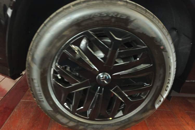 Used Hongqi Tiangong 08 2025 730 Smart Selection Edition Right Rear Wheel Hub
