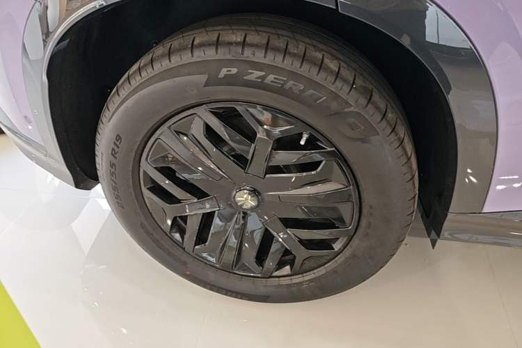Used Hongqi Tiangong 08 2025 730 Max Rear-Drive Version Right Rear Wheel Hub