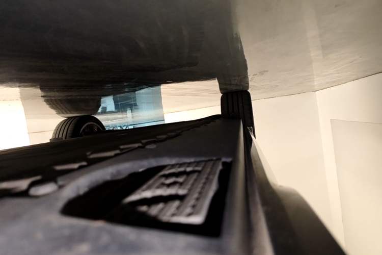 Used Hongqi Tiangong 08 2025 680 Ultra Four-Wheel-Drive Version Right Side Sill