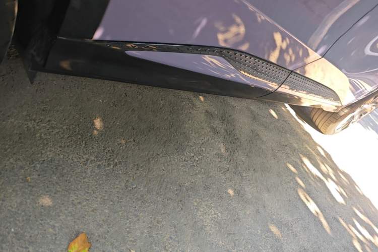 Used Hongqi Tiangong 08 2025 680 Ultra Four-Wheel-Drive Version Right Side Sill