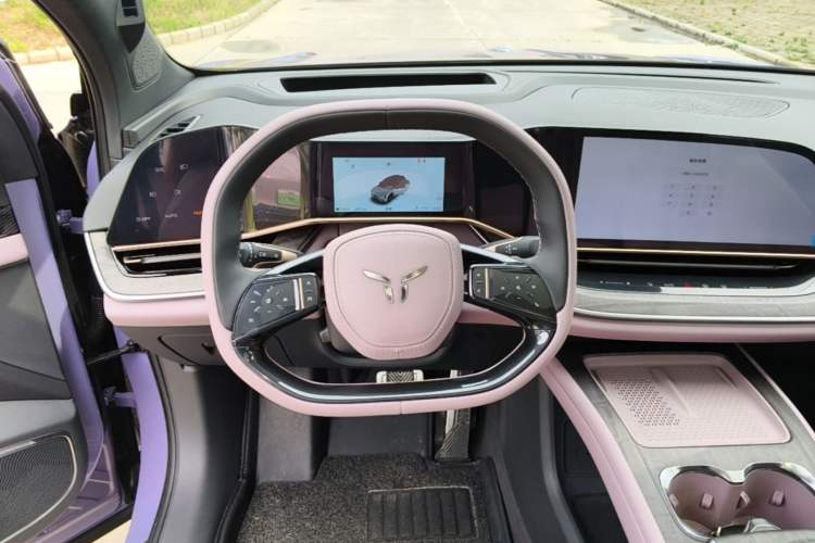 Used Hongqi Tiangong 08 2025 680 Ultra Four-Wheel-Drive Version Steering Wheel