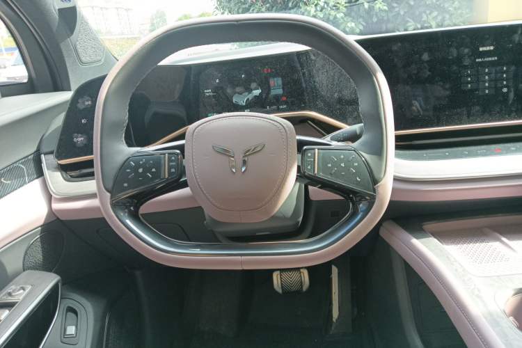 Used Hongqi Tiangong 08 2025 680 Ultra Four-Wheel-Drive Version Steering Wheel