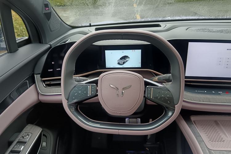 Used Hongqi Tiangong 08 2025 680 Ultra Four-Wheel-Drive Version Steering Wheel