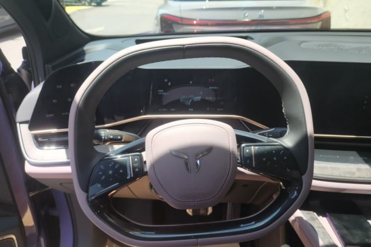 Used Hongqi Tiangong 08 2025 680 Ultra Four-Wheel-Drive Version Steering Wheel