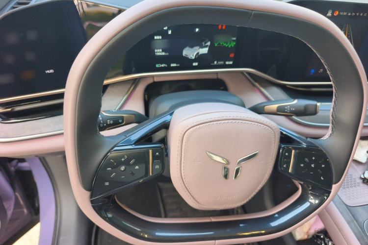 Used Hongqi Tiangong 08 2025 680 Ultra Four-Wheel-Drive Version Steering Wheel