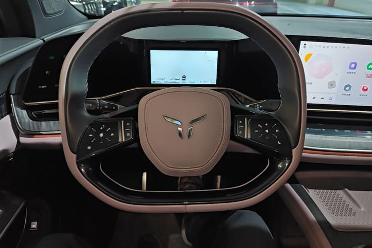 Used Hongqi Tiangong 08 2025 680 Ultra Four-Wheel-Drive Version Steering Wheel