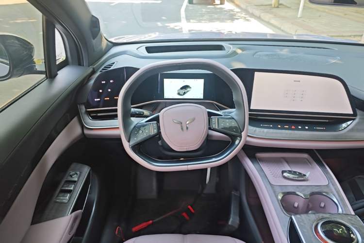 Used Hongqi Tiangong 08 2025 680 Ultra Four-Wheel-Drive Version Steering Wheel
