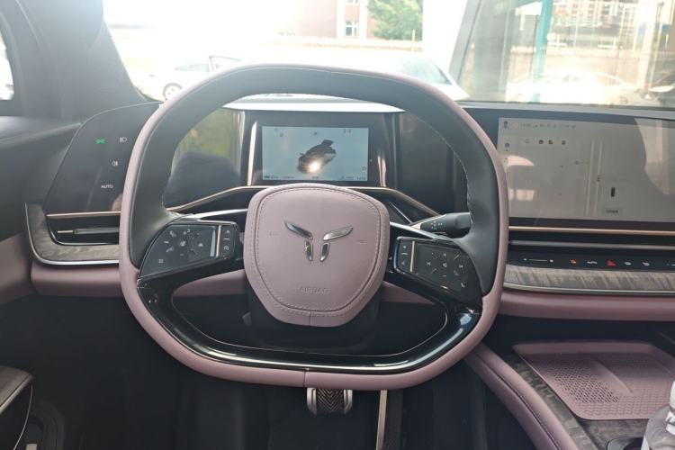 Used Hongqi Tiangong 08 2025 680 Ultra Four-Wheel-Drive Version Steering Wheel