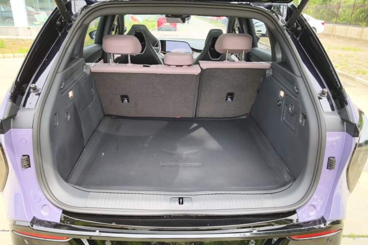 Used Hongqi Tiangong 08 2025 680 Ultra Four-Wheel-Drive Version Trunk