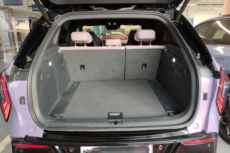 Used Hongqi Tiangong 08 2025 680 Ultra Four-Wheel-Drive Version Trunk