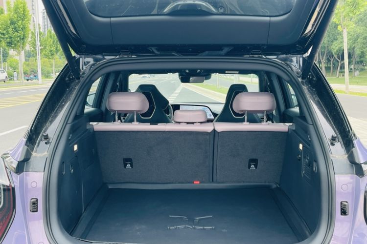 Used Hongqi Tiangong 08 2025 680 Ultra Four-Wheel-Drive Version Trunk
