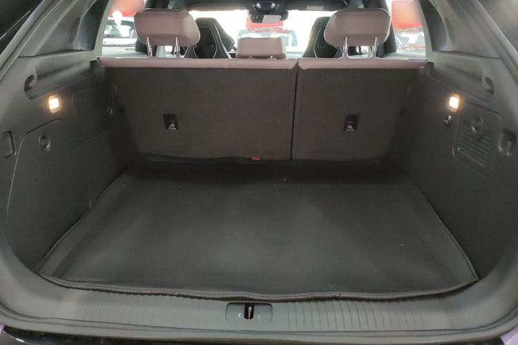 Used Hongqi Tiangong 08 2025 680 Ultra Four-Wheel-Drive Version Trunk