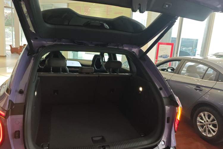 Used Hongqi Tiangong 08 2025 730 Smart Selection Edition Trunk