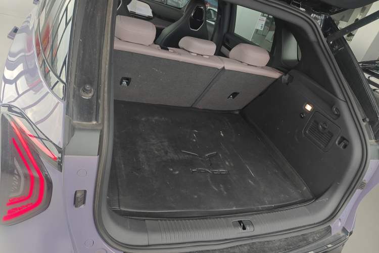 Used Hongqi Tiangong 08 2025 680 All-Wheel Drive Smart Selection Edition Trunk